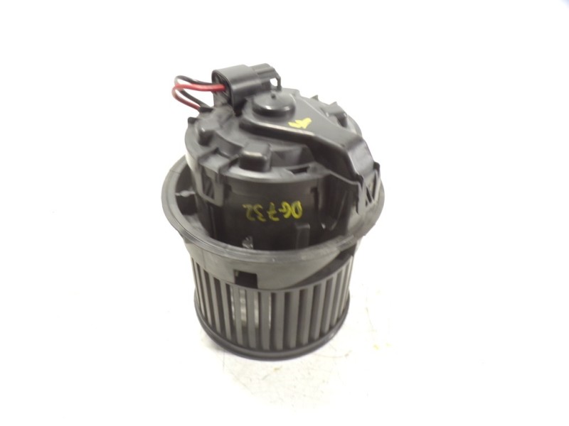 Recambio de motor calefaccion para peugeot 208 1.6 blue-hdi fap referencia OEM IAM 1608182080  T1013140A