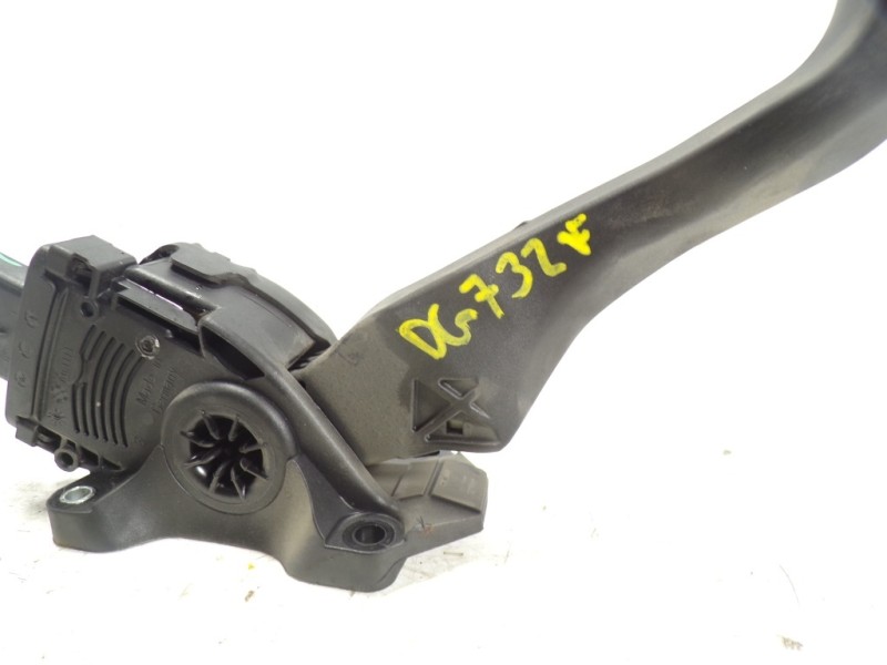 Recambio de potenciometro pedal para peugeot 208 1.6 blue-hdi fap referencia OEM IAM 1601CW 9671433780 