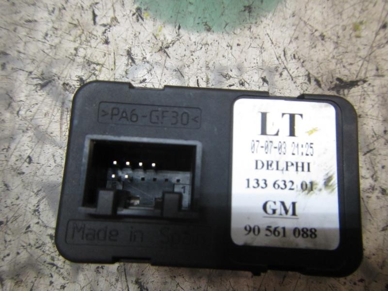 Recambio de mando elevalunas delantero izquierdo para opel zafira a 2.0 dti referencia OEM IAM   