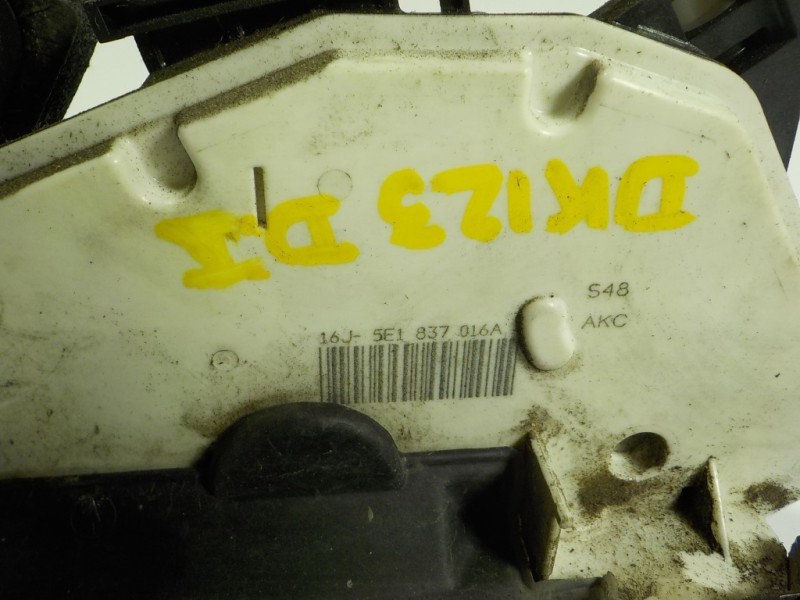 Recambio de cerradura puerta delantera izquierda para skoda rapid 1.6 tdi dpf referencia OEM IAM 5E1837016A 5E1837016A 