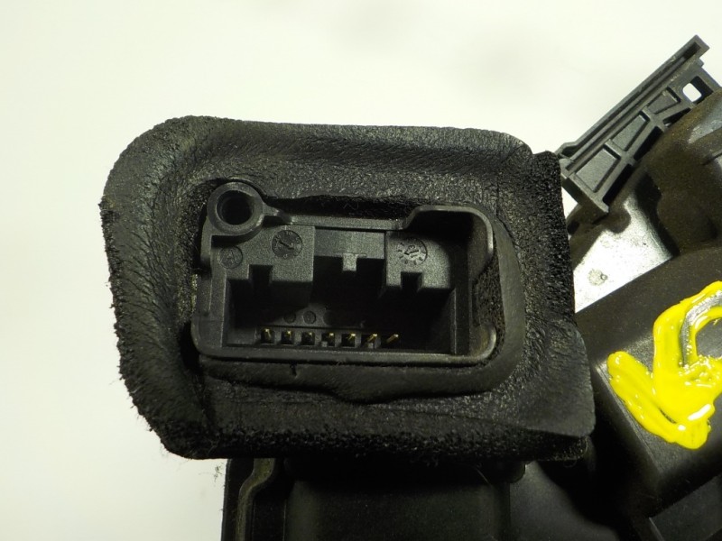 Recambio de cerradura puerta trasera izquierda para skoda rapid 1.6 tdi dpf referencia OEM IAM 5E0839015A 5E0839015A 