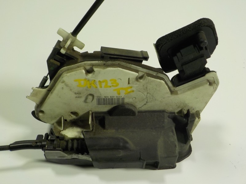 Recambio de cerradura puerta trasera izquierda para skoda rapid 1.6 tdi dpf referencia OEM IAM 5E0839015A 5E0839015A 