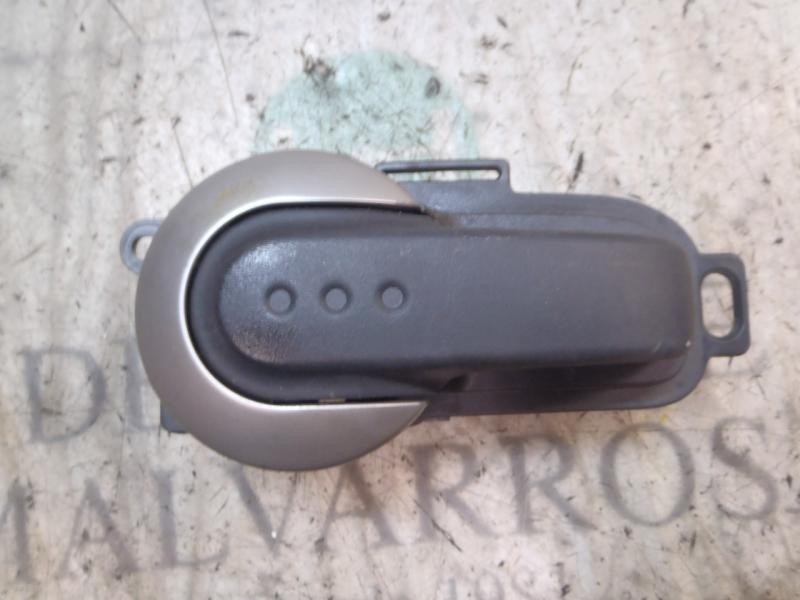 Recambio de maneta interior trasera derecha para nissan note (e11e) acenta referencia OEM IAM 80670AX603  