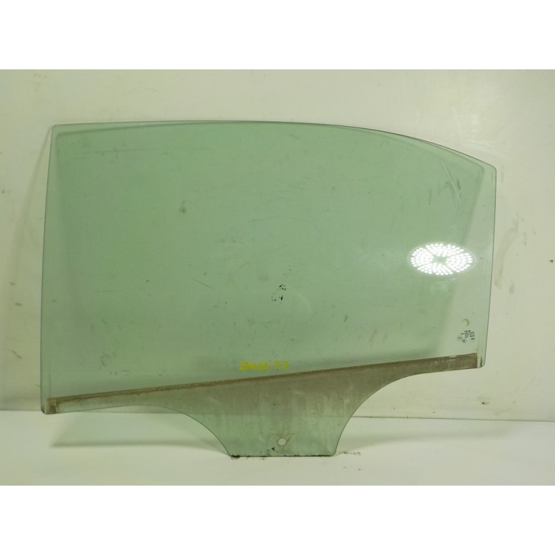 Recambio de cristal puerta trasero izquierdo para skoda rapid 1.6 tdi dpf referencia OEM IAM 5JA845205A  