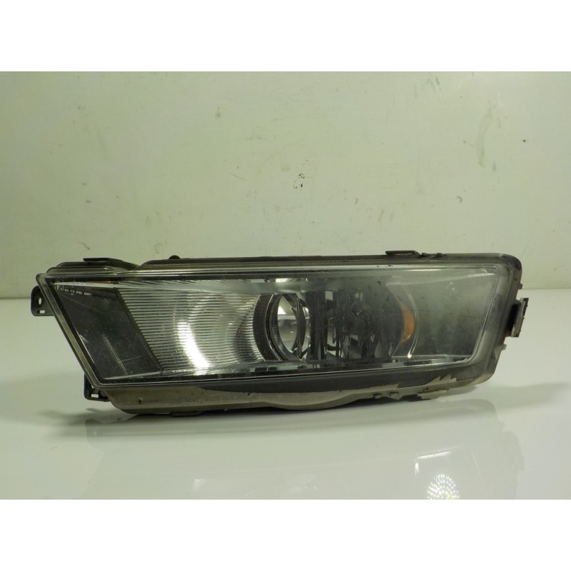 Recambio de faro antiniebla izquierdo para skoda rapid 1.6 tdi dpf referencia OEM IAM 5JA941701 5JA941699 