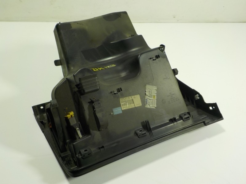 Recambio de guantera para skoda rapid 1.6 tdi dpf referencia OEM IAM 5JB857097E9B9  