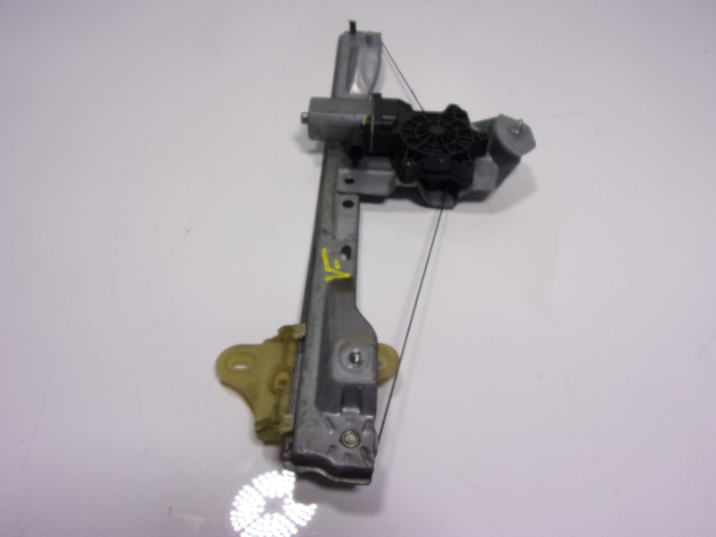 Recambio de elevalunas delantero izquierdo para renault twingo iii 1.0 sce referencia OEM IAM 807215092R 128001472B 