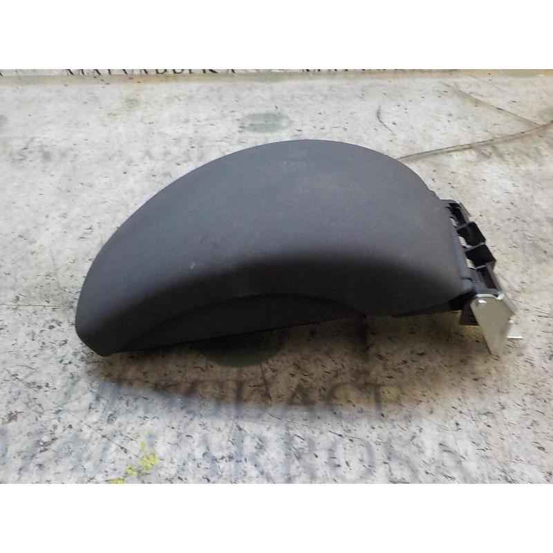 Recambio de apoyabrazos central para citroën c4 lim. 1.6 hdi fap referencia OEM IAM 7591TJ  