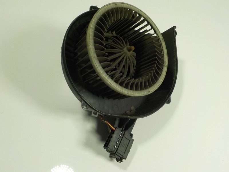 Recambio de motor calefaccion para skoda rapid 1.6 tdi dpf referencia OEM IAM 6Q1819015J 6Q1819015J 