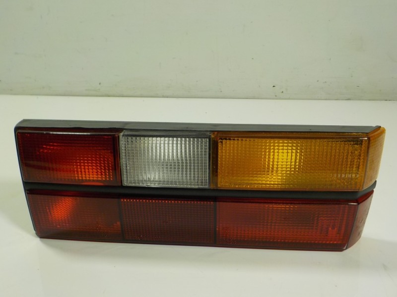 Recambio de piloto trasero derecho para volkswagen golf i cabrio (15z) 1.8 referencia OEM IAM   