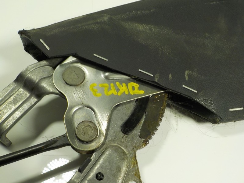 Recambio de palanca freno de mano para skoda rapid 1.6 tdi dpf referencia OEM IAM 6Q0711303AL  