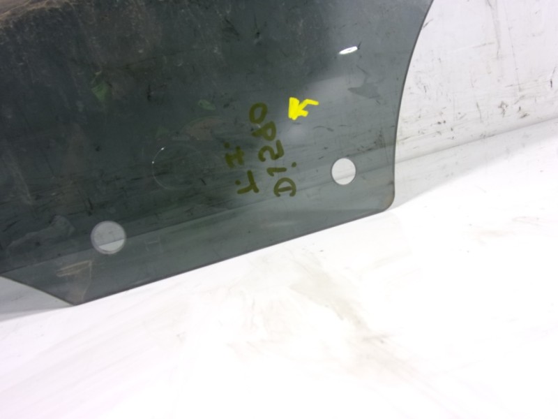 Recambio de cristal puerta trasero izquierdo para peugeot 208 (p2) 1.2 puretech referencia OEM IAM 9823170480  