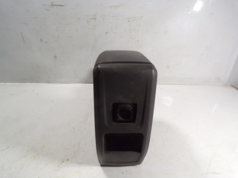 Recambio de apoyabrazos central para ford kuga (cbv) titanium referencia OEM IAM 1724355  