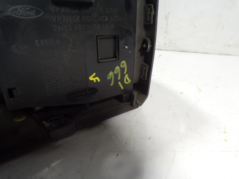 Recambio de apoyabrazos central para ford kuga (cbv) titanium referencia OEM IAM 1724355  