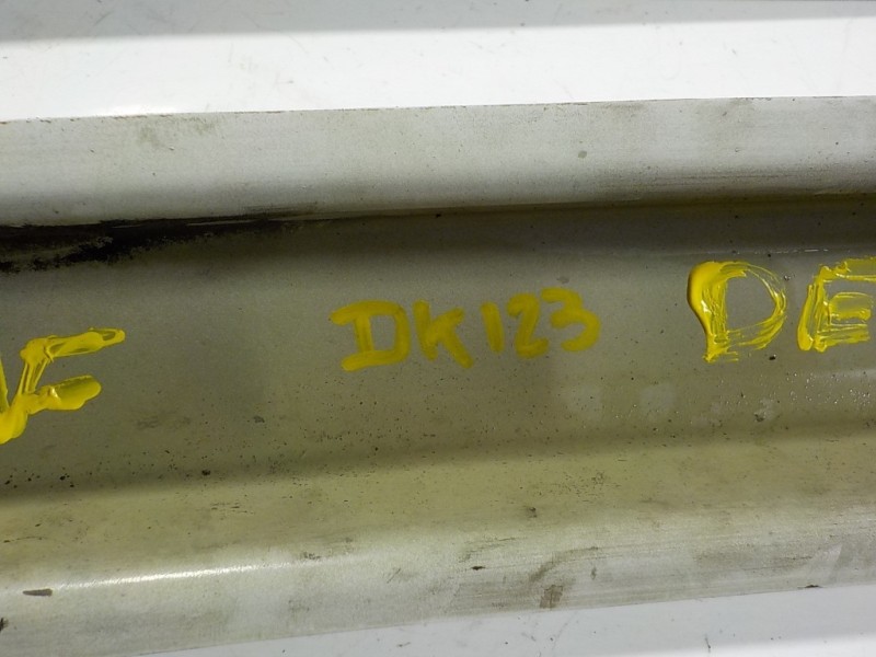 Recambio de refuerzo paragolpes delantero para skoda rapid 1.6 tdi dpf referencia OEM IAM 5JA807109A  