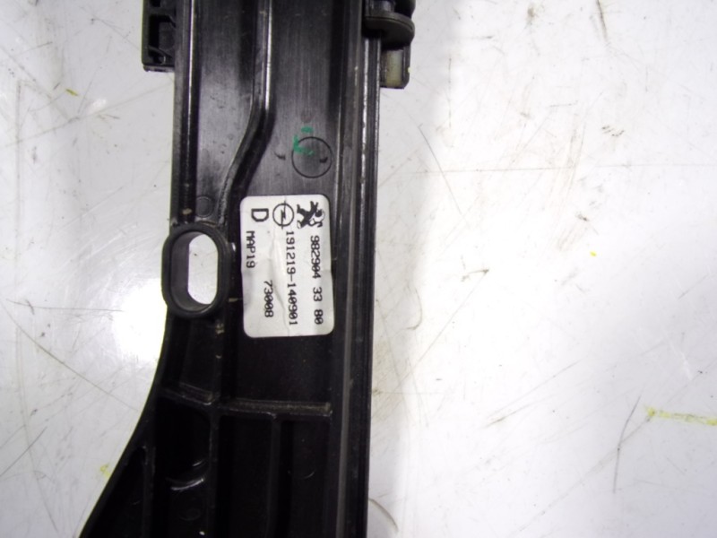 Recambio de elevalunas delantero derecho para peugeot 208 (p2) 1.2 puretech referencia OEM IAM 9829043380 9829042980 