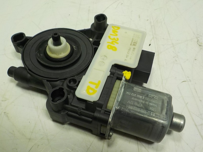 Recambio de motor elevalunas trasero derecho para seat leon (kl1) 2.0 tdi referencia OEM IAM  5Q0959408D 