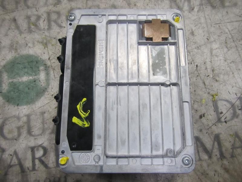 Recambio de centralita motor uce para audi a4 avant (b5) 1.6 referencia OEM IAM   