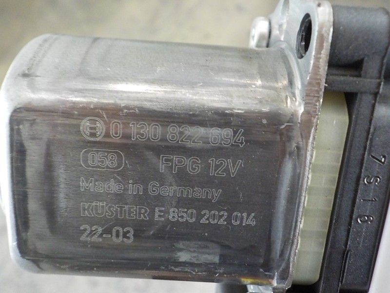 Recambio de motor elevalunas trasero derecho para seat leon (kl1) 2.0 tdi referencia OEM IAM  5Q0959408D 