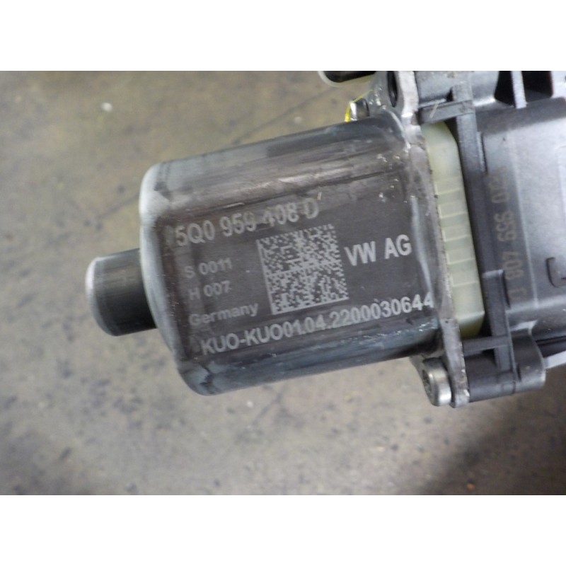 Recambio de motor elevalunas trasero derecho para seat leon (kl1) 2.0 tdi referencia OEM IAM  5Q0959408D 
