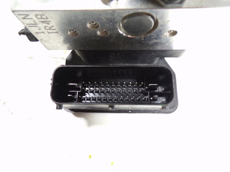 Recambio de abs para kia rio 1.1 crdi cat referencia OEM IAM  589201W570 