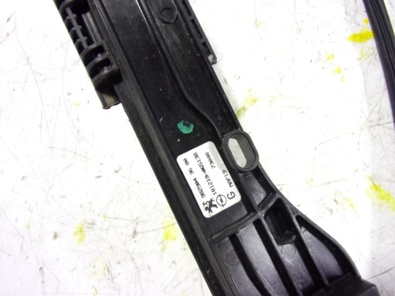 Recambio de elevalunas delantero izquierdo para peugeot 208 (p2) 1.2 puretech referencia OEM IAM 9829043680 9829043680 