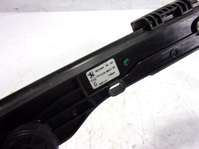 Recambio de elevalunas delantero izquierdo para peugeot 208 (p2) 1.2 puretech referencia OEM IAM 9829043680 9829043680 