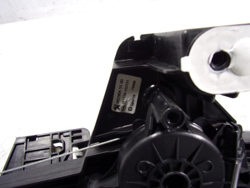 Recambio de elevalunas trasero derecho para peugeot 208 (p2) 1.2 puretech referencia OEM IAM 9829045580 9829045580 