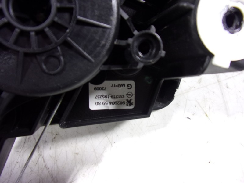 Recambio de elevalunas trasero izquierdo para peugeot 208 (p2) 1.2 puretech referencia OEM IAM 9829045980 9829045980 