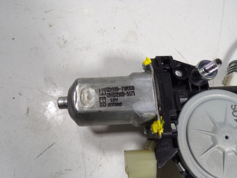 Recambio de elevalunas delantero derecho para kia rio 1.1 crdi cat referencia OEM IAM  824601W000 