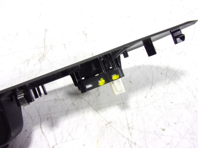 Recambio de mando elevalunas delantero derecho para peugeot 208 (p2) 1.2 puretech referencia OEM IAM 98044803ZD 98044803ZD 