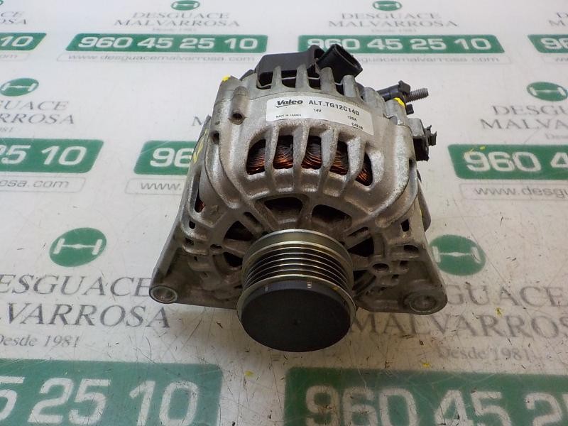 Recambio de alternador para hyundai i30cw classic referencia OEM IAM 373002A601 TG12C140 TG12C140