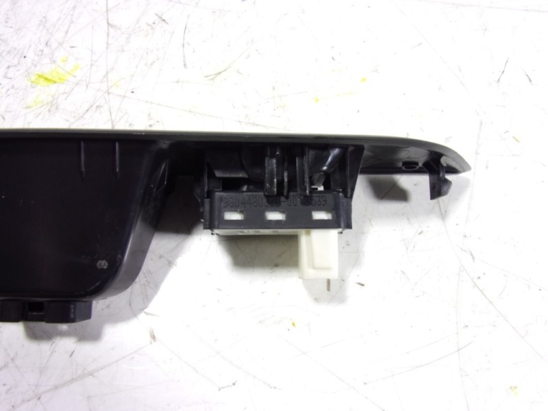 Recambio de mando elevalunas trasero izquierdo para peugeot 208 (p2) 1.2 puretech referencia OEM IAM 98044803ZD 98044803ZD 