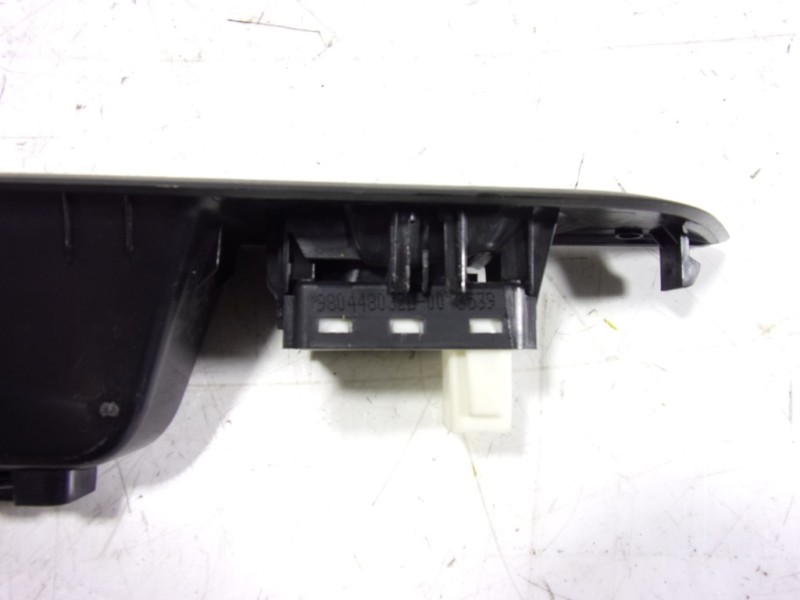 Recambio de mando elevalunas trasero izquierdo para peugeot 208 (p2) 1.2 puretech referencia OEM IAM 98044803ZD 98044803ZD 