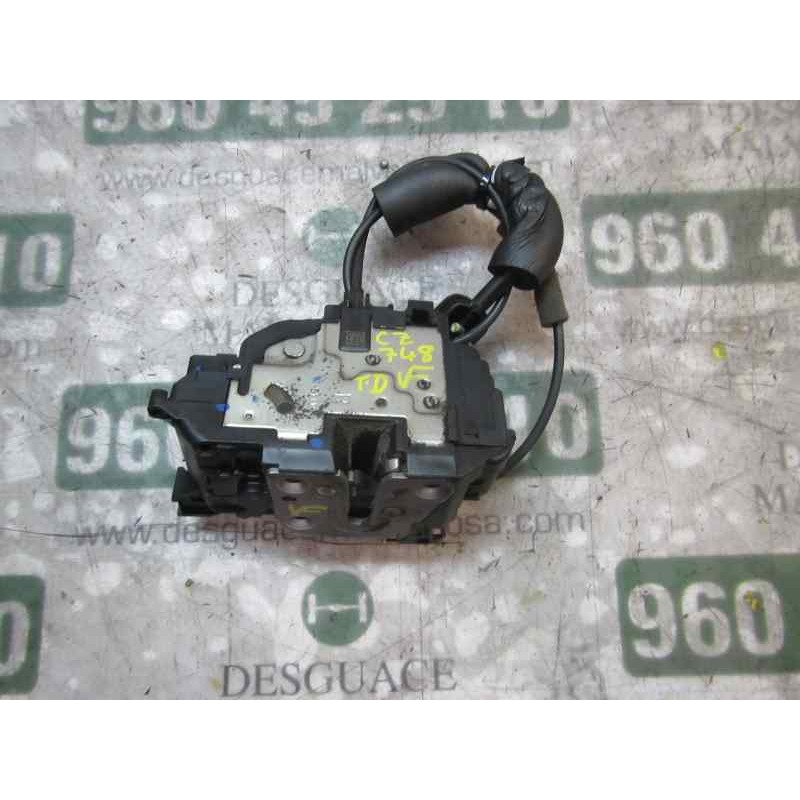 Recambio de cerradura puerta trasera derecha para renault scenic iii grand dynamique referencia OEM IAM 825020033R  