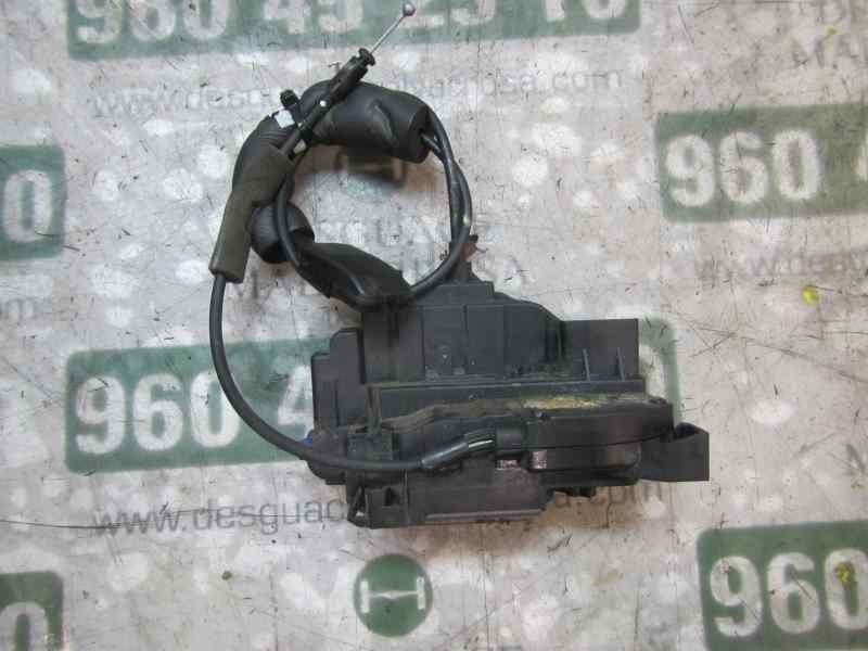 Recambio de cerradura puerta trasera derecha para renault scenic iii grand dynamique referencia OEM IAM 825020033R  