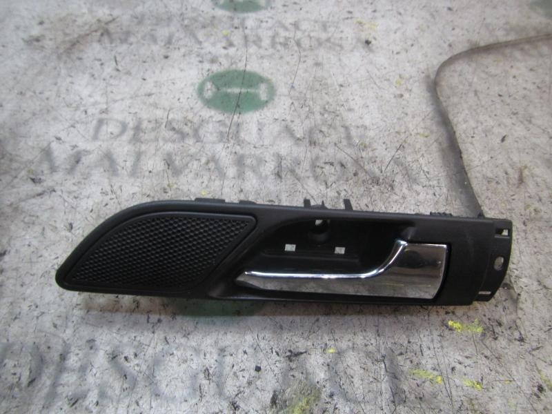 Recambio de maneta interior delantera derecha para opel zafira b 1.9 cdti referencia OEM IAM   