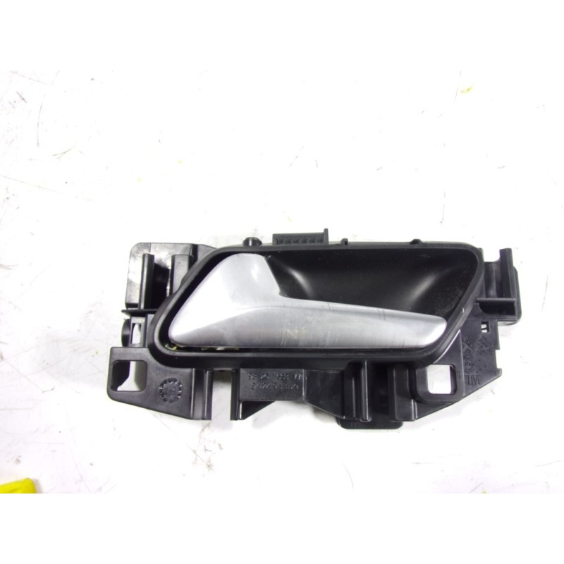 Recambio de maneta interior delantera izquierda para peugeot 208 (p2) 1.2 puretech referencia OEM IAM 98201553VV  