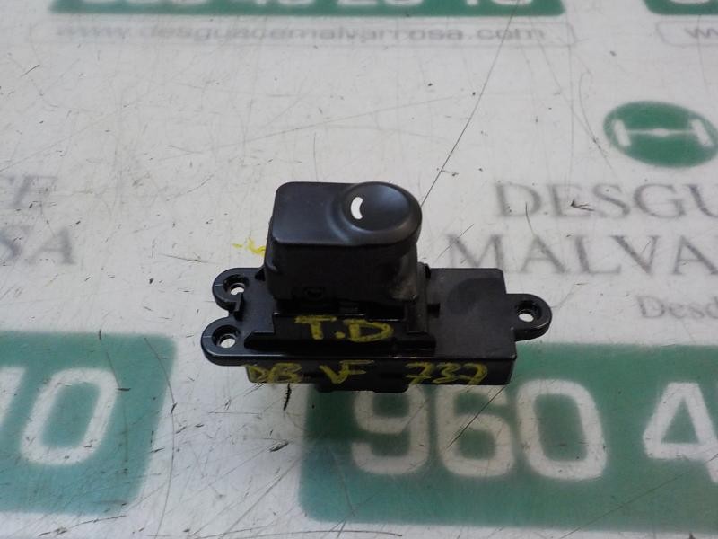 Recambio de mando elevalunas trasero derecho para hyundai i30cw classic referencia OEM IAM 935802L010  