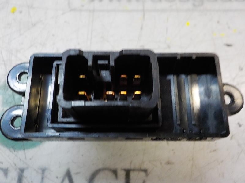 Recambio de mando elevalunas trasero derecho para hyundai i30cw classic referencia OEM IAM 935802L010  