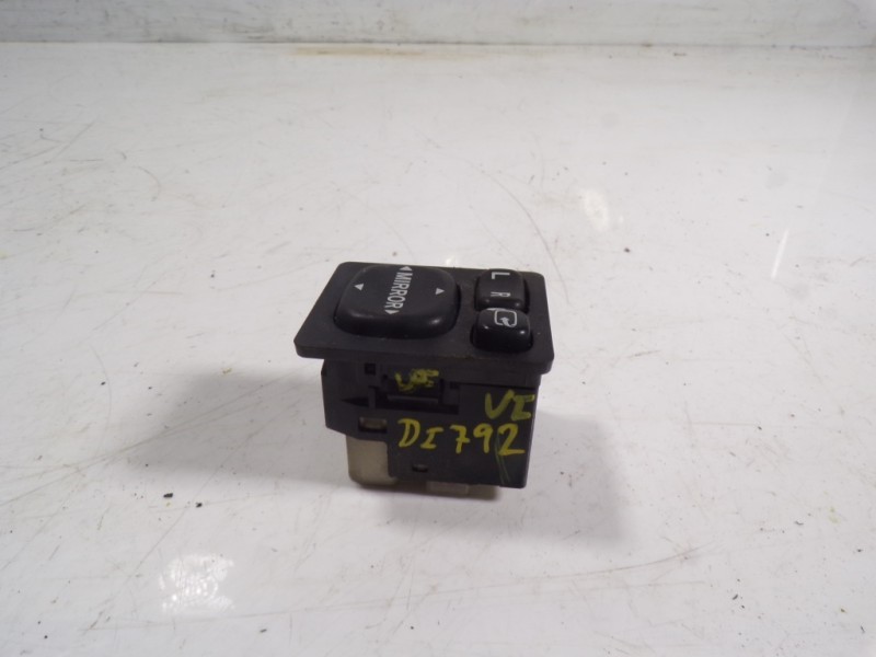 Recambio de mando retrovisor para toyota rav 4 (a3) executive referencia OEM IAM 8487028020  