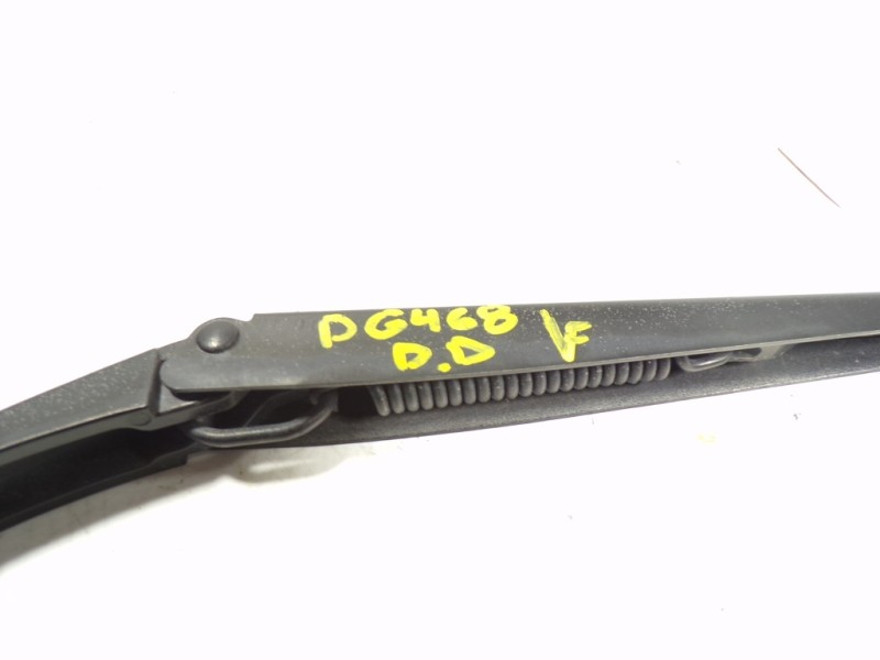 Recambio de brazo limpia delantero derecho para alfa romeo mito (145) 1.4 8v cat referencia OEM IAM 50508581  