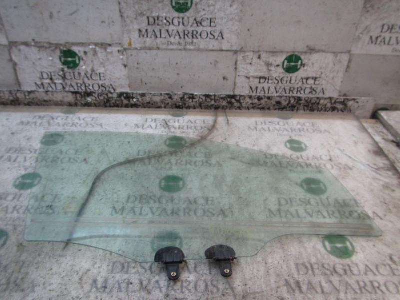 Recambio de cristal puerta delantero derecho para hyundai i10 1.2 cat referencia OEM IAM 82420B9020  