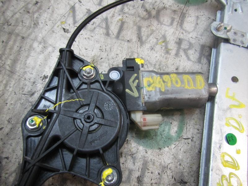 Recambio de elevalunas delantero derecho para hyundai i10 1.2 cat referencia OEM IAM 82404B4110  