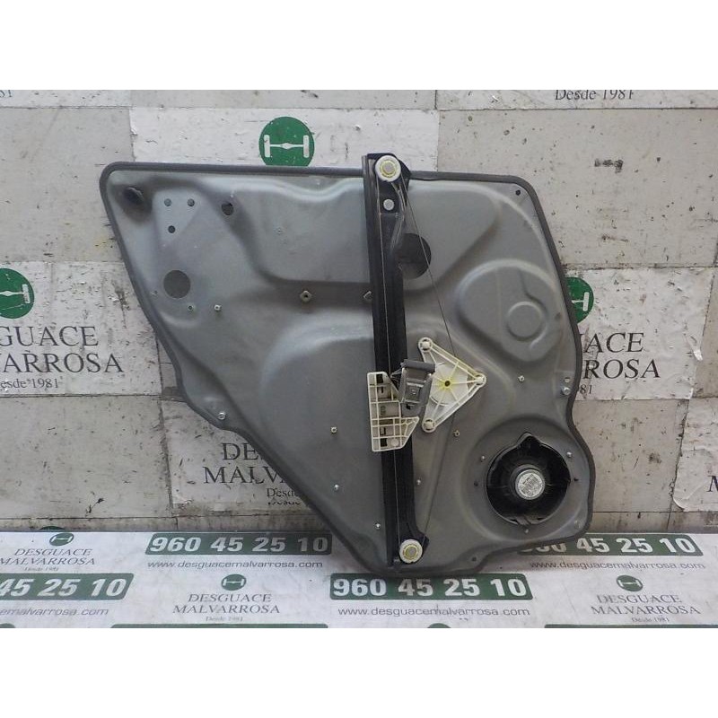 Recambio de elevalunas trasero derecho para mercedes-benz clase b (w245) 2.0 cdi cat referencia OEM IAM A1697303879  