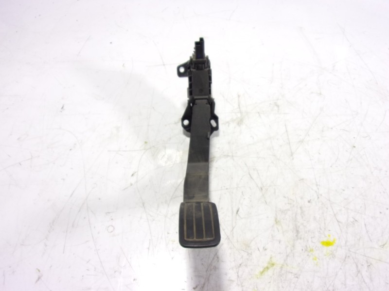 Recambio de potenciometro pedal para peugeot 208 (p2) 1.2 puretech referencia OEM IAM 9827704480 9827704480 