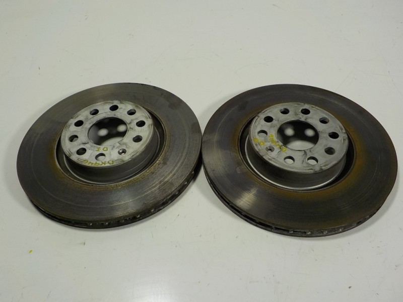 Recambio de disco freno delantero para cupra formentor 1.5 tsi referencia OEM IAM 5Q0615301F  