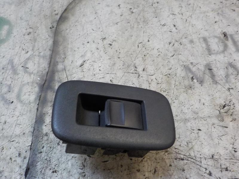 Recambio de mando elevalunas trasero derecho para toyota auris 2.0 d-4d cat referencia OEM IAM 848100D030  