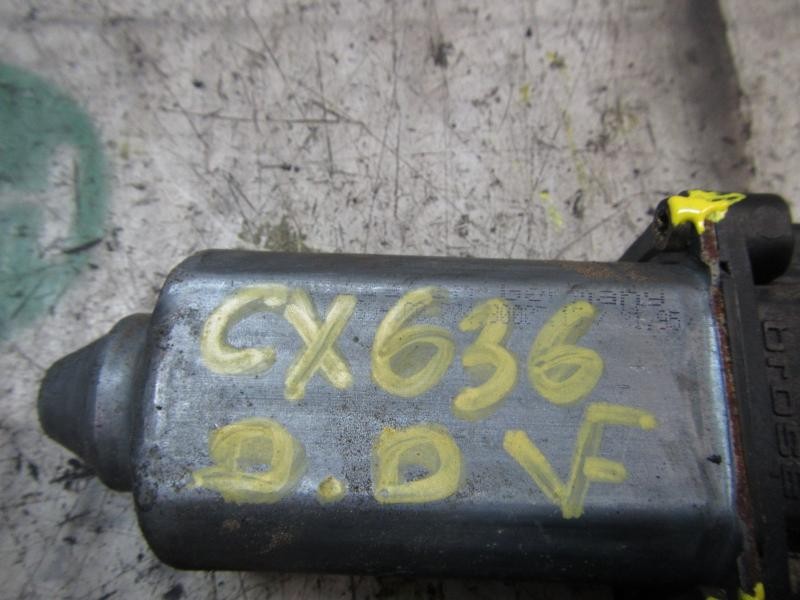 Recambio de motor elevalunas delantero derecho para audi a4 berlina (b5) 1.9 tdi referencia OEM IAM   