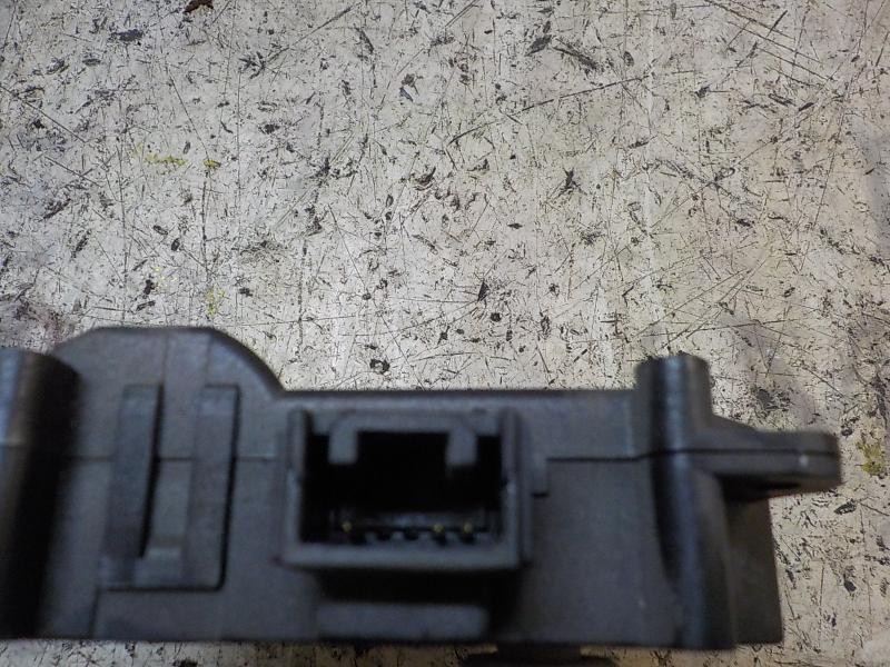 Recambio de motor electrico para toyota auris 2.0 d-4d cat referencia OEM IAM 8710602170  